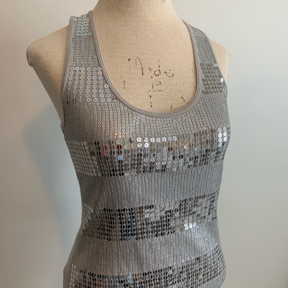 Express sequin top - Picture 2 of 5